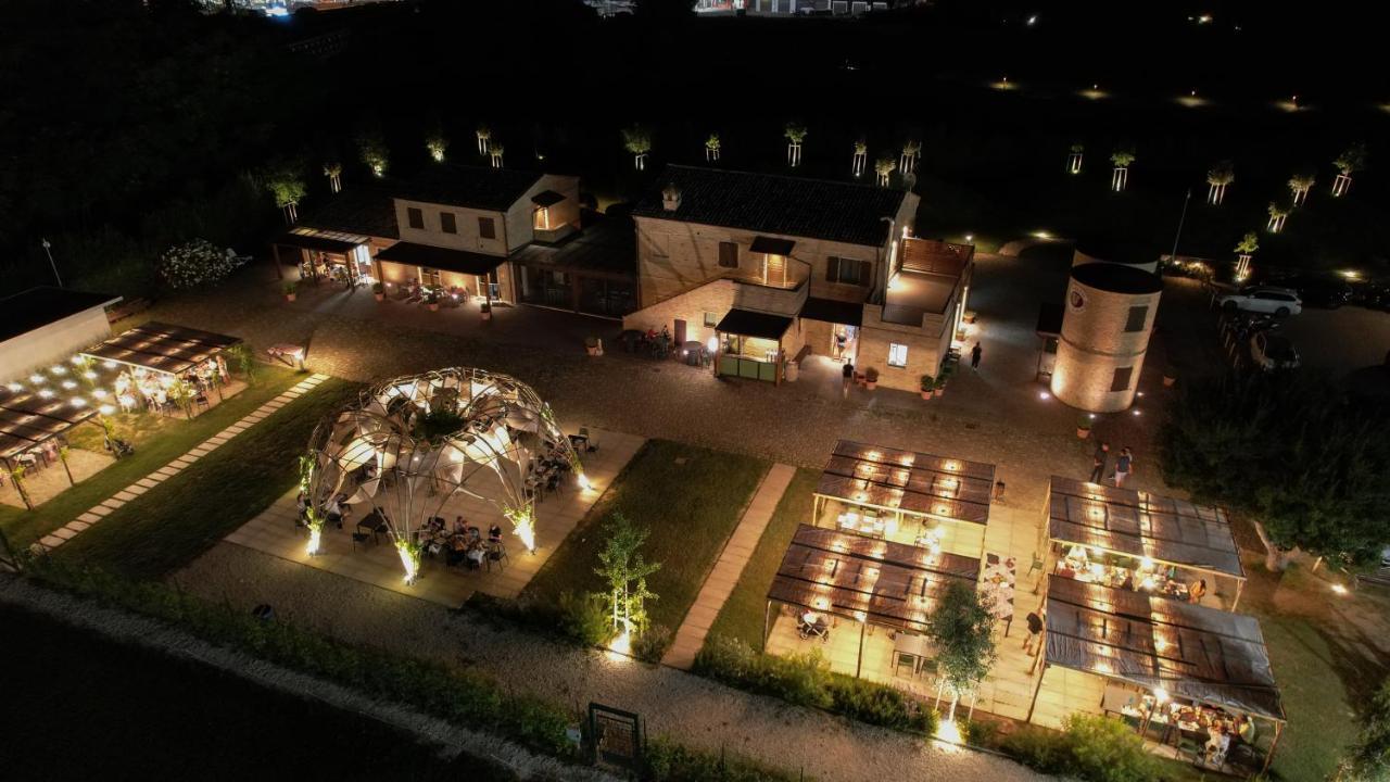 Moretti Village - B&B 시비타노바 마르셰 외부 사진